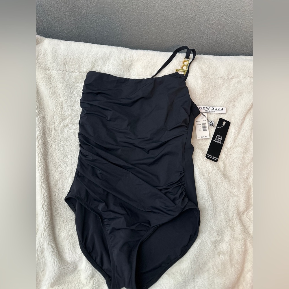 New Magicsuit hyperlink Charlize one shoulder swimsuit - Picture 3 of 6
